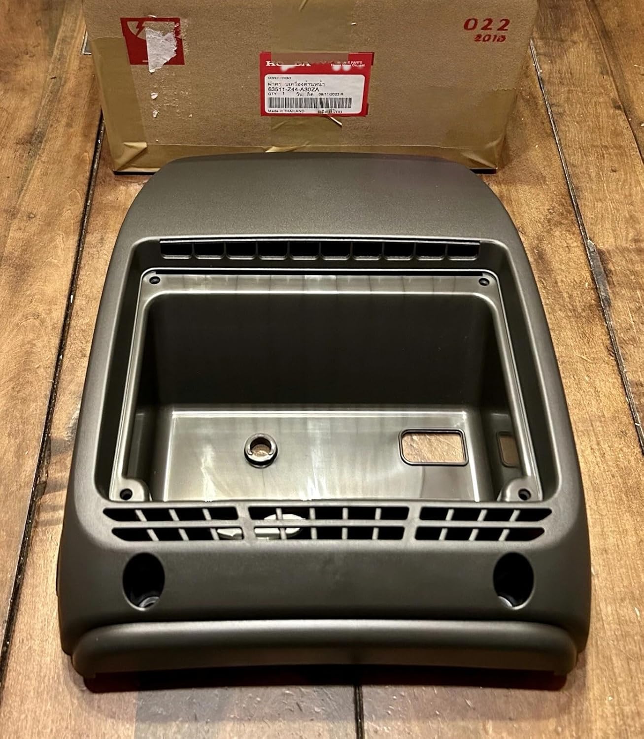 Generator Front Cover EB220IT EU2200IT 63511-Z44-A30ZA Genuine，Replacement for HONDA OEM