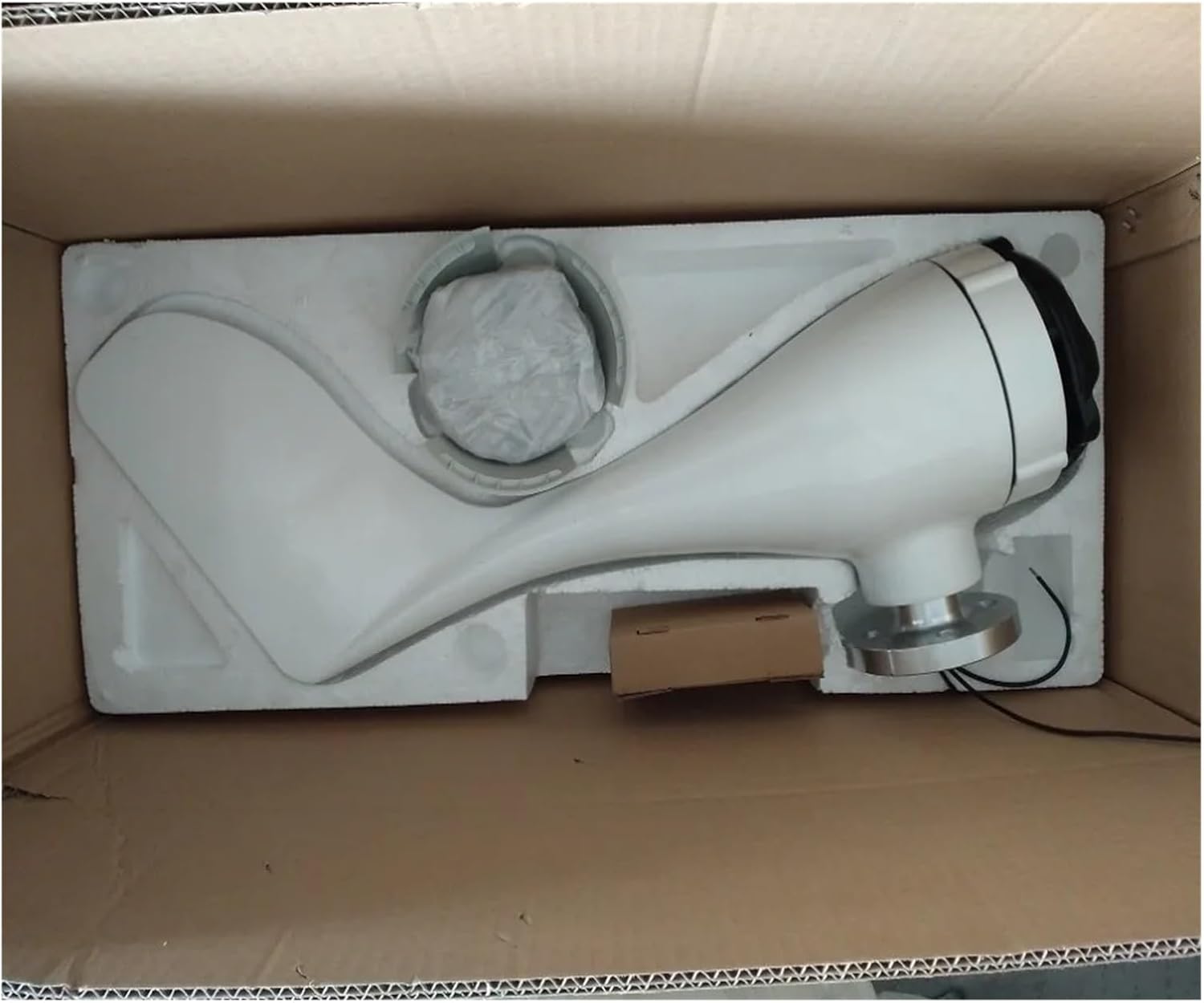 Wind Turbines, 12V Or 24V DC 3 Blades 400W Wind Turbine nerator(24V)