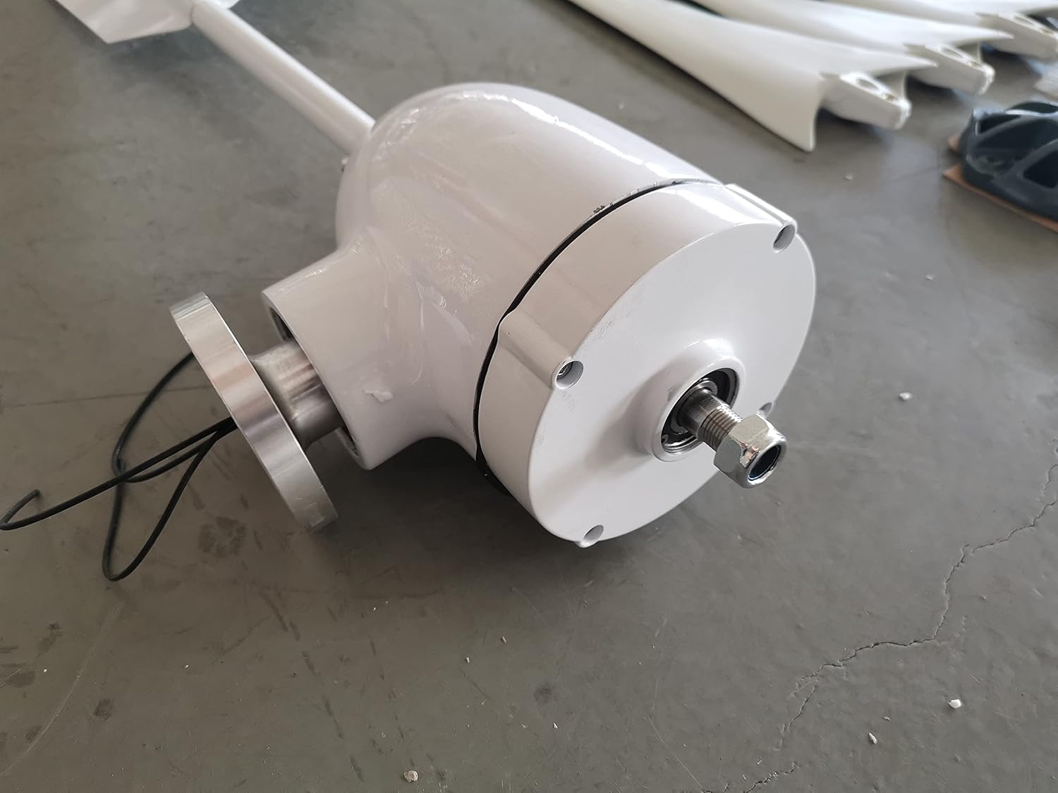 Wind Turbine Real 500 W Horizontal Wind Turbine Generator 12 V 24 V 48 V 3/5 Blades Windmill Home Use + 600 W Waterproof Charger Controller (Color : Flange base, Size : 5 BLADES_24_500W)