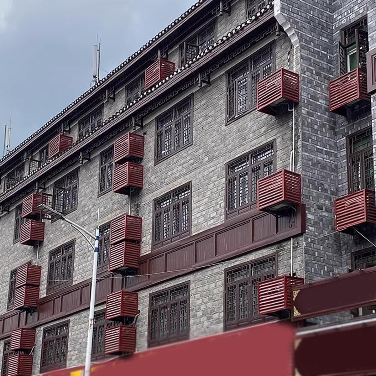 Air Conditioning Window Cover Air Conditioner Fence Screen Outdoor Privacy Ac Covers Fireproof for Outside Units Hide Air Con(Coffee,110 * 80 * 60cm 43 * 31 * 24in)