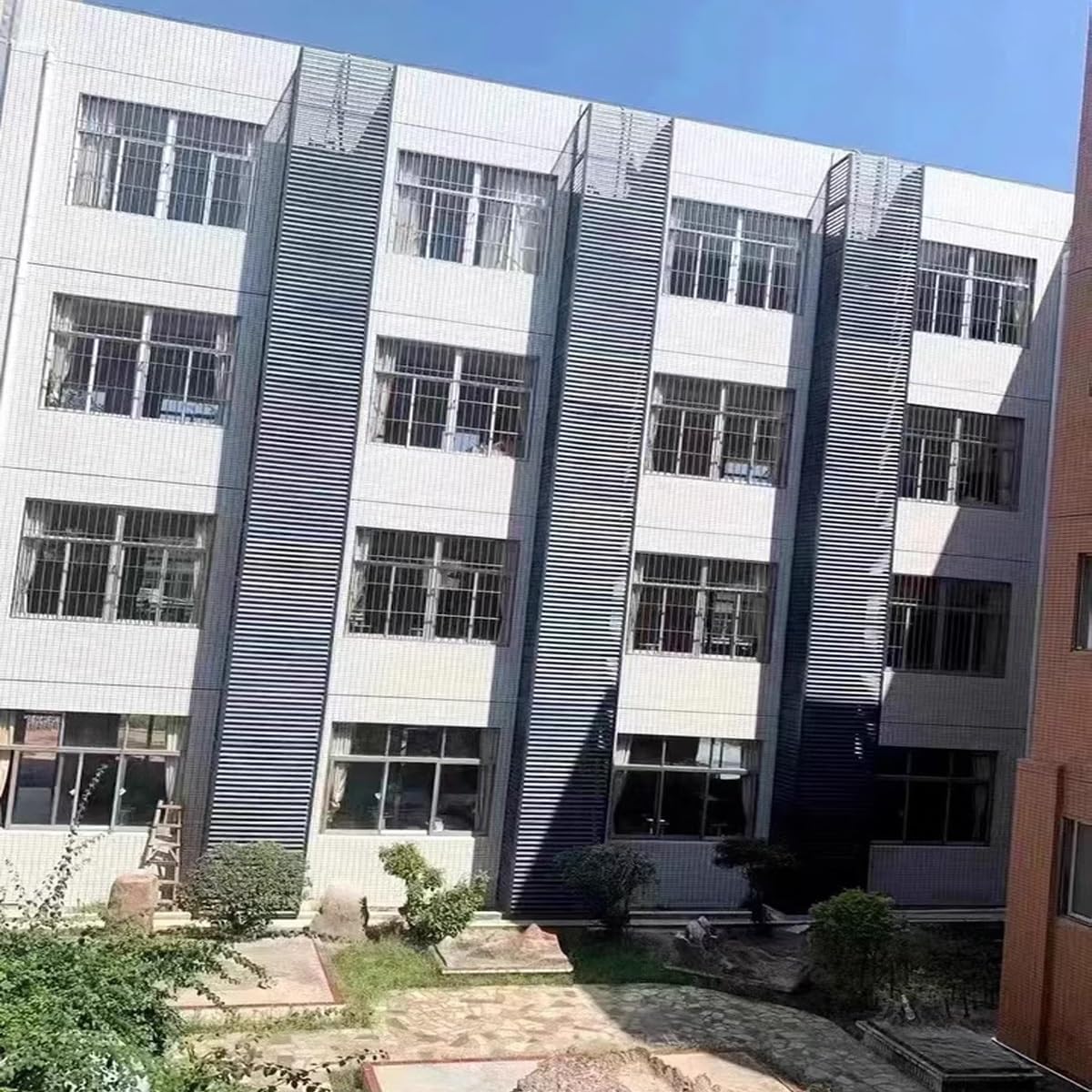 Air Conditioner Cover Breathable Waterproof Shutters Outdoor Air Conditioner Covers For Outside Units Louvered Frame Protective Cover Privacy Fence Screen(Cream,110 * 80 * 60cm)