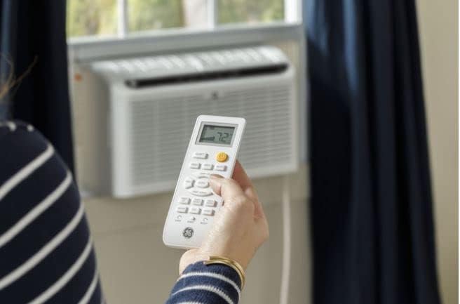 GE AHD08LZ Ultra Quiet 350 Sq. ft. Window Air Conditioner (Renewed)