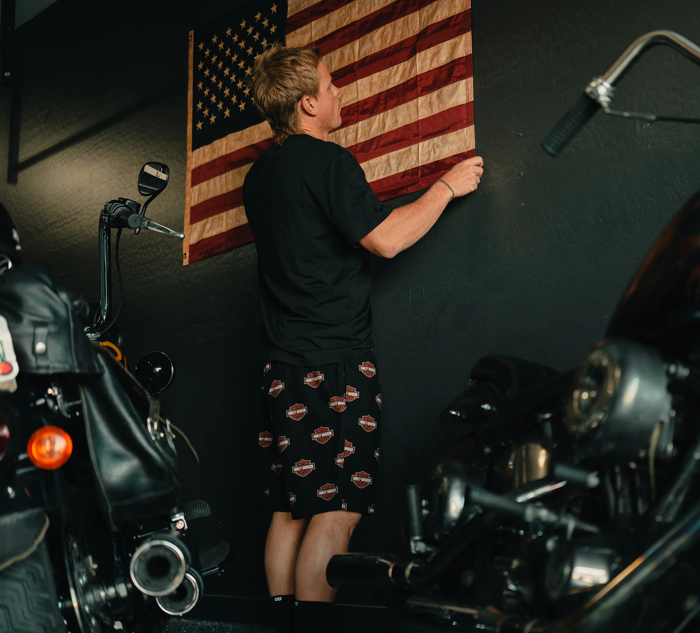 Men's Bar & Shield Print Pajama Shorts Set