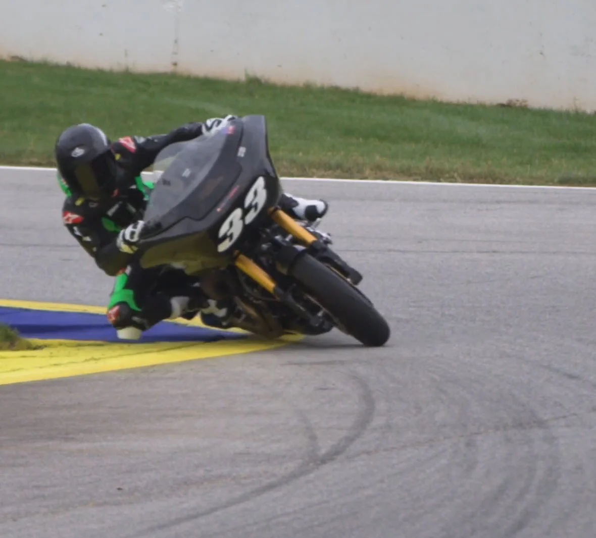 Screamin' Eagle/Öhlins Remote Reservoir Rear Shocks