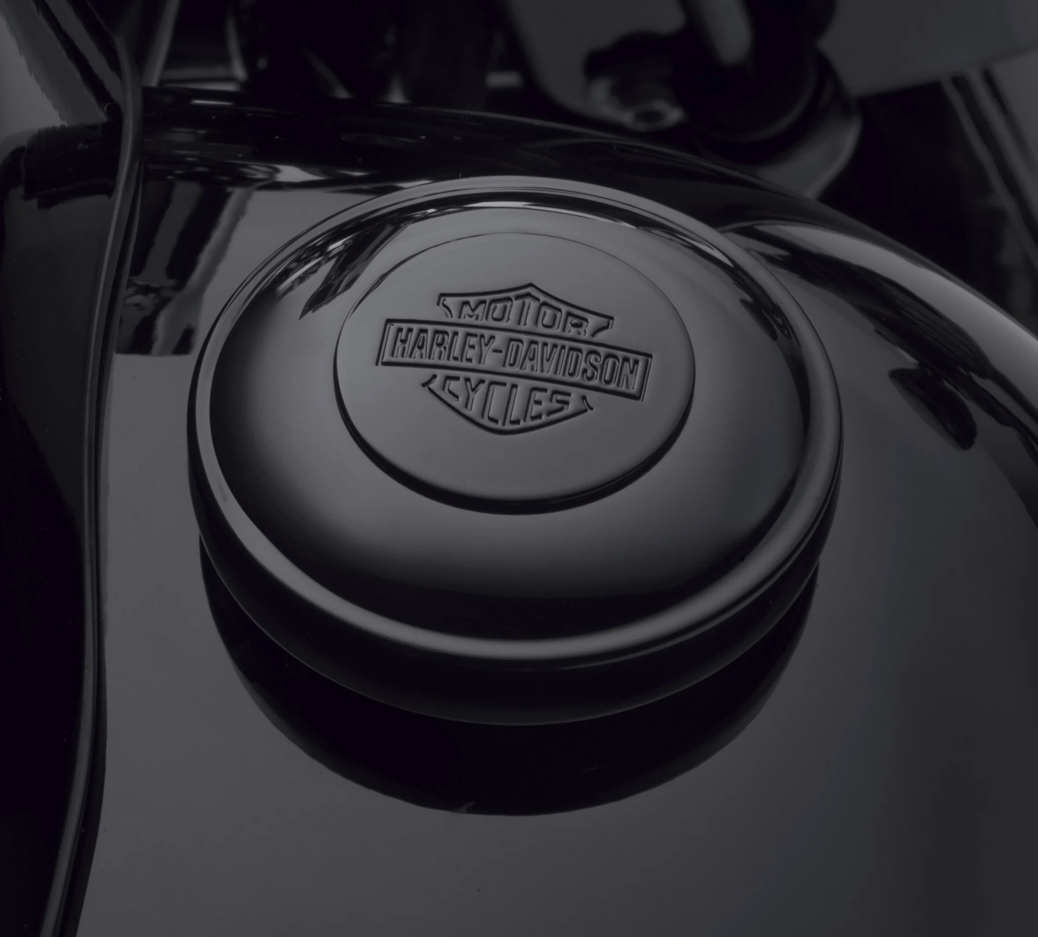 Bar & Shield Logo Self-Locking Fuel Cap