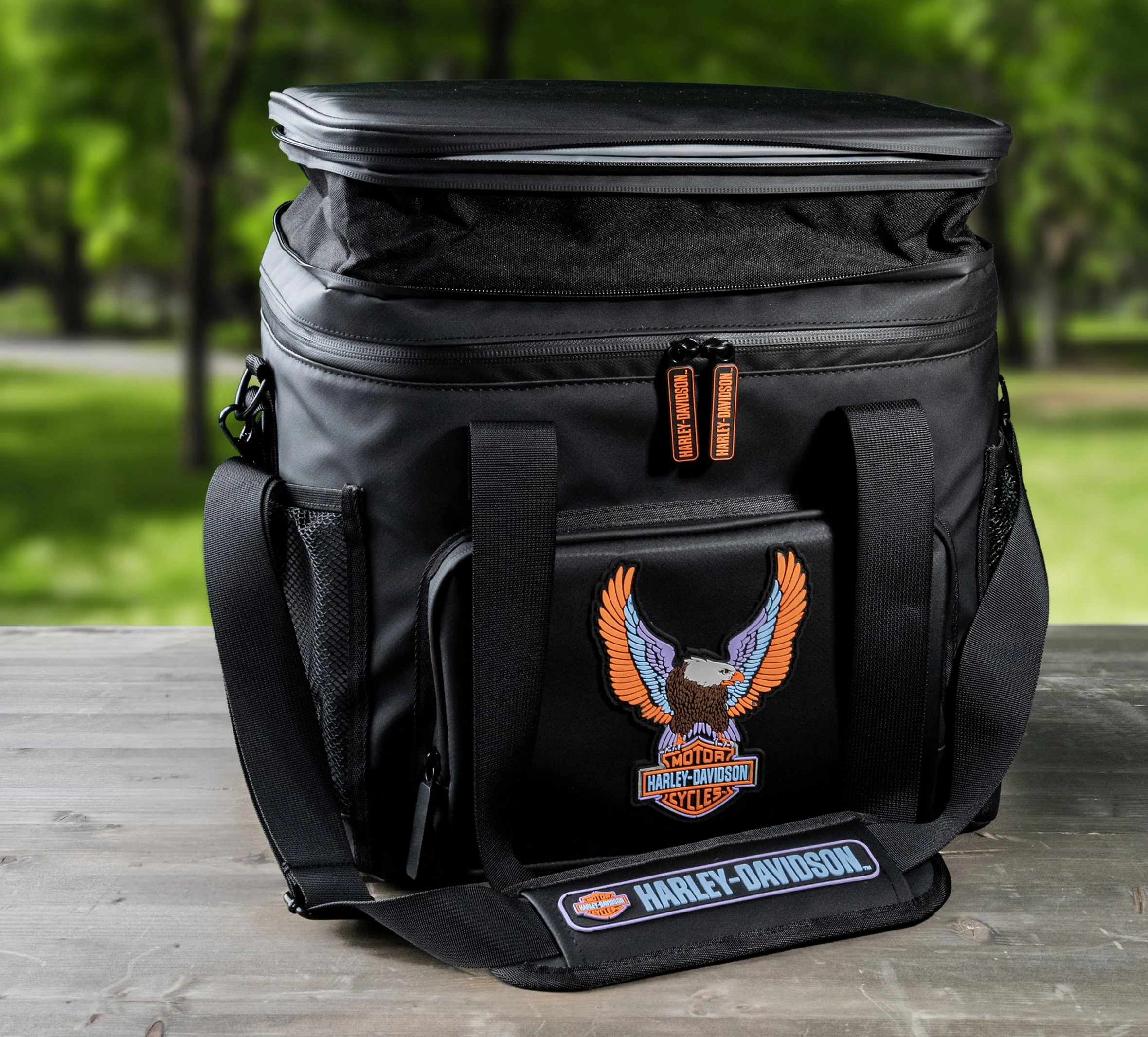 H-D Vivid Bar & Shield Eagle Cooler