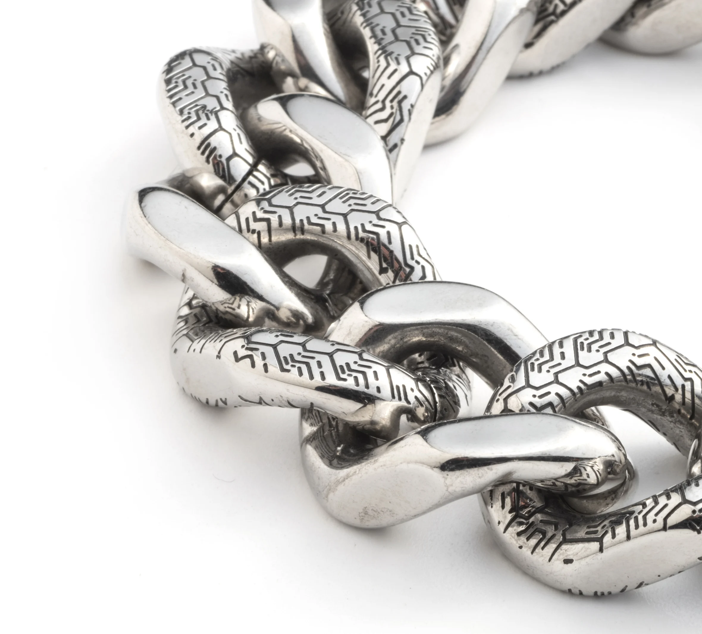 Men's 9" Bar & Shield Tire Track Chain Bracelet