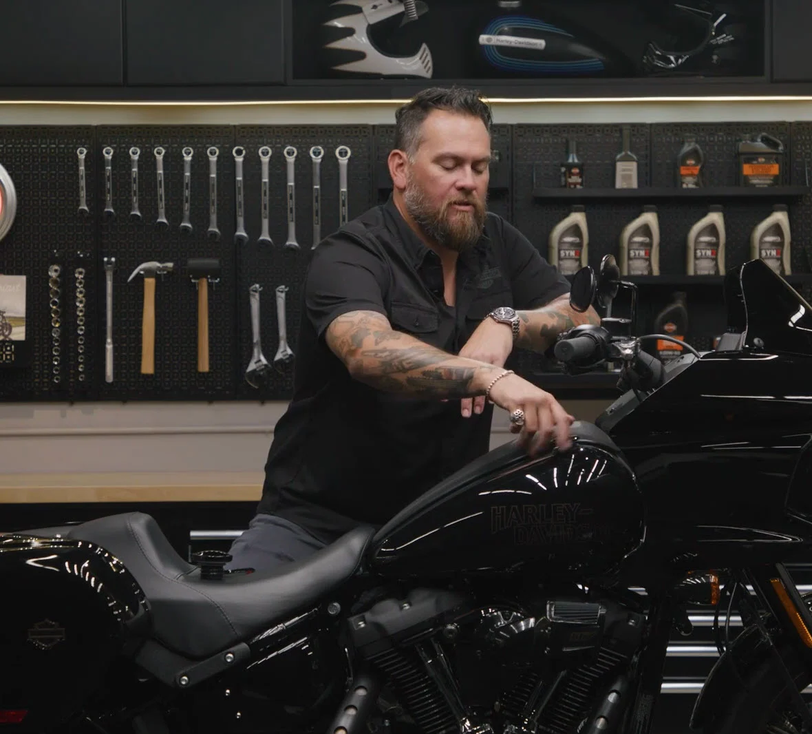 Flush-Mount Fuel Cap- Gloss Black