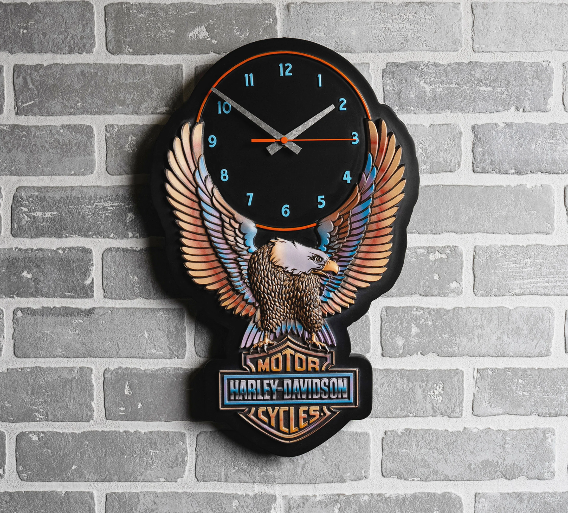 H-D Vivid Bar & Shield Eagle Outdoor Clock