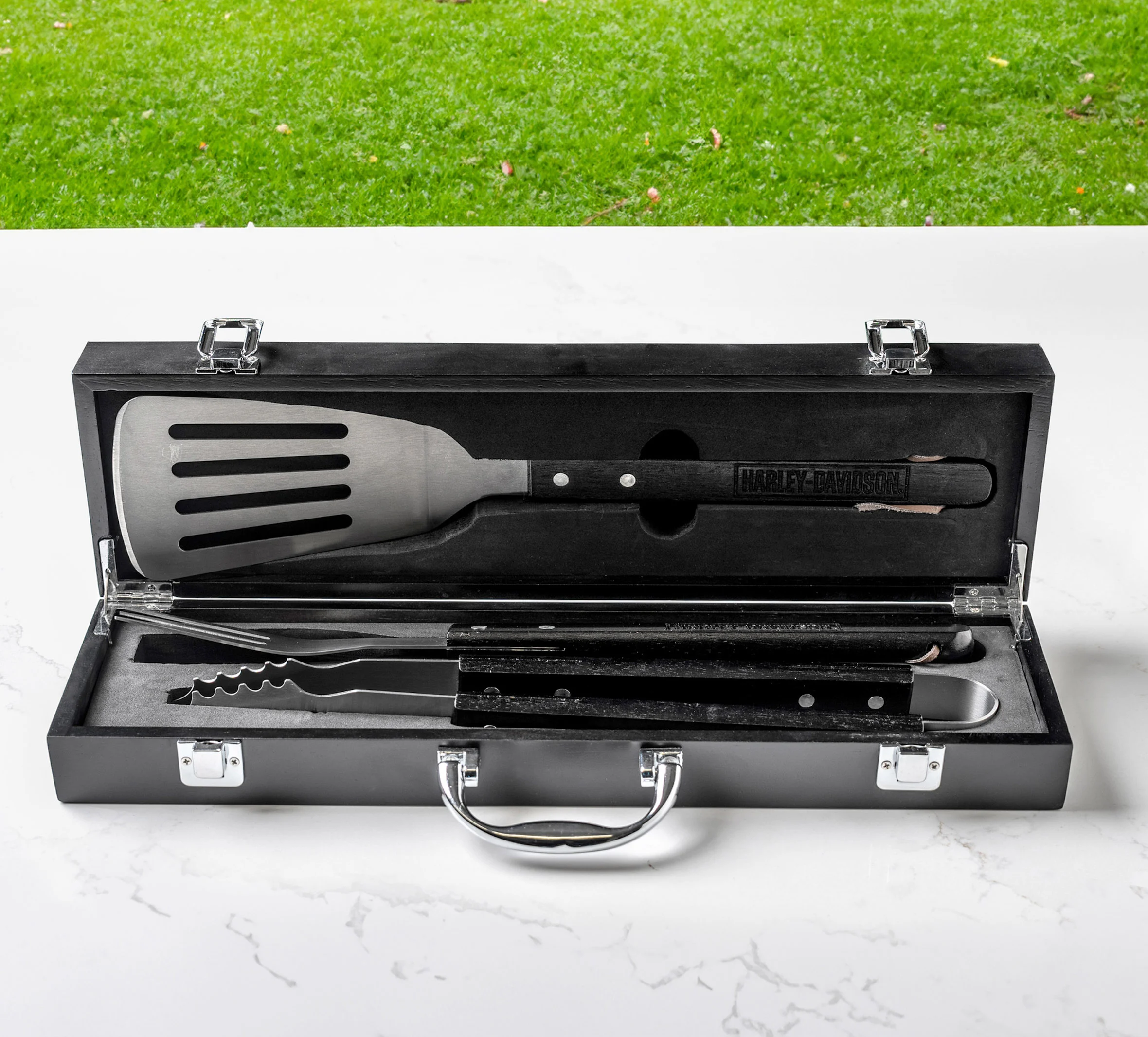H-D Bar & Shield Eagle Grill Tool Set
