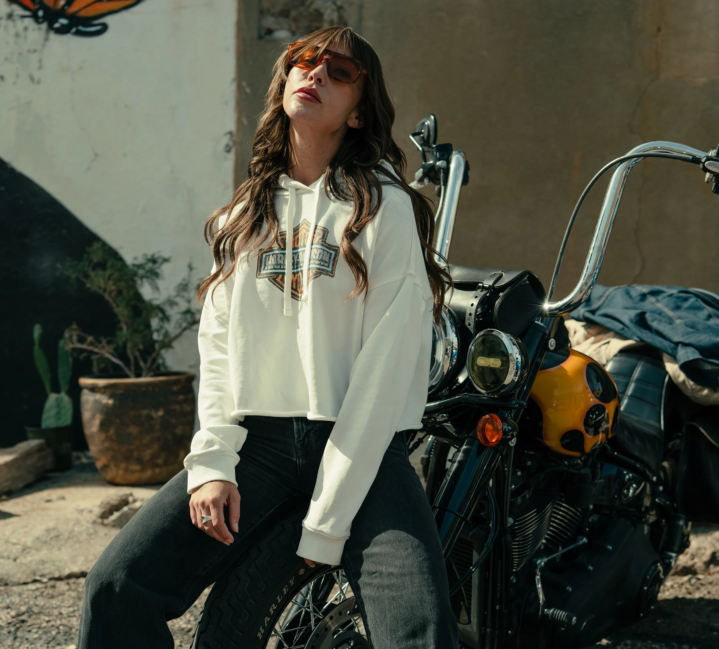 Women's Chrome Evo Bar & Shield Cropped Pull Over Hoodie