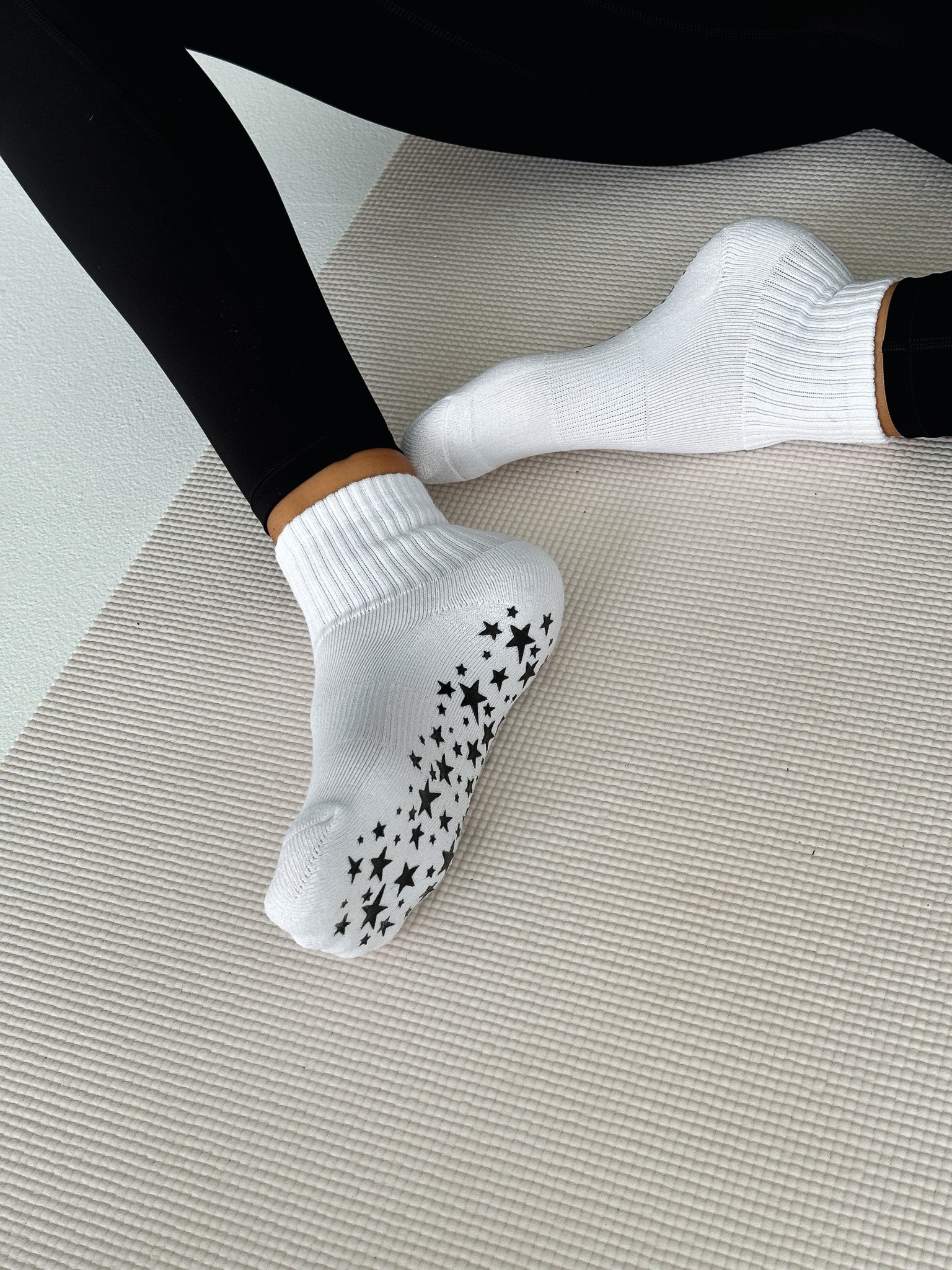 No Slowing Down Grip Socks White/Black