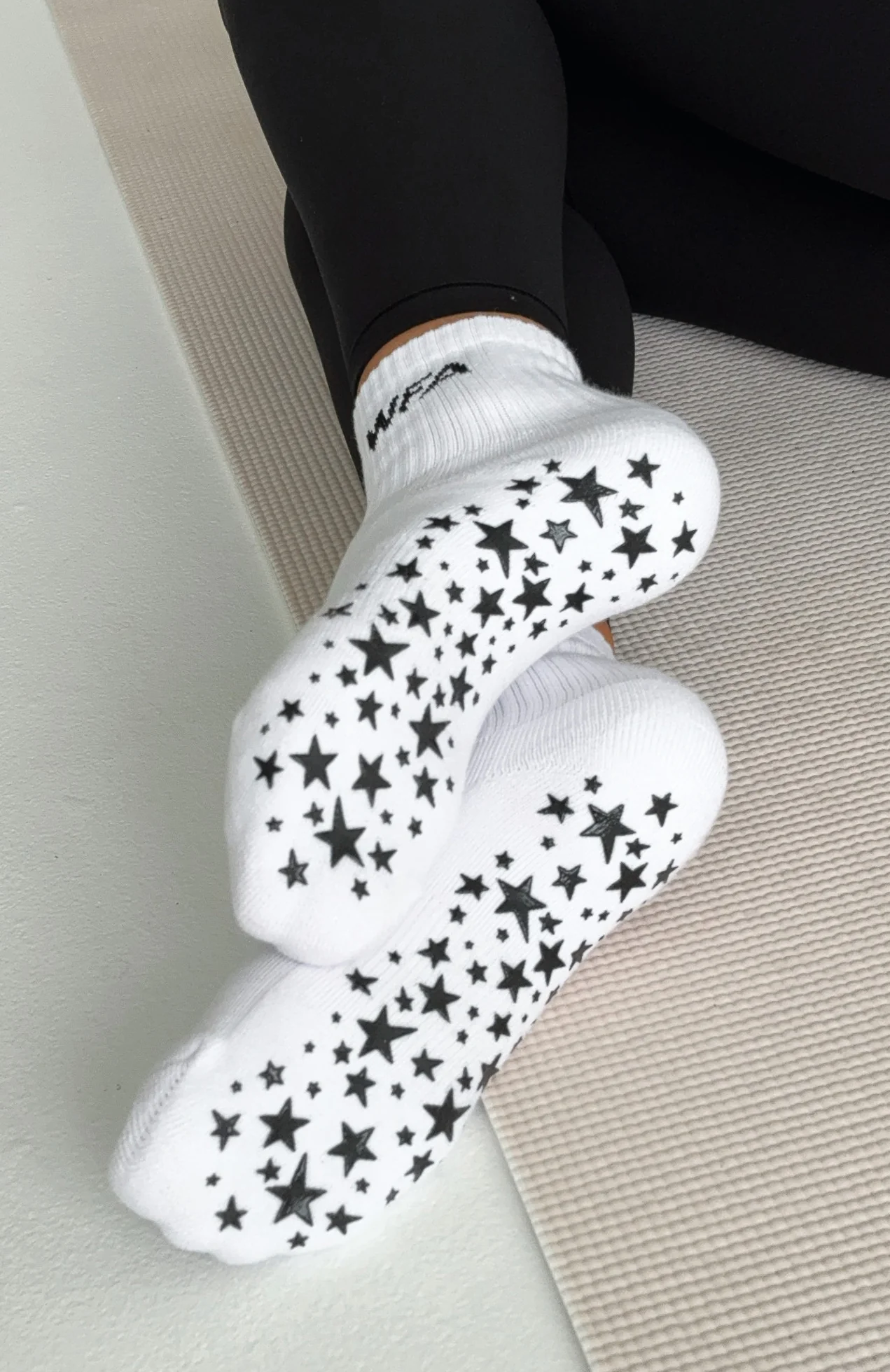 No Slowing Down Grip Socks White/Black