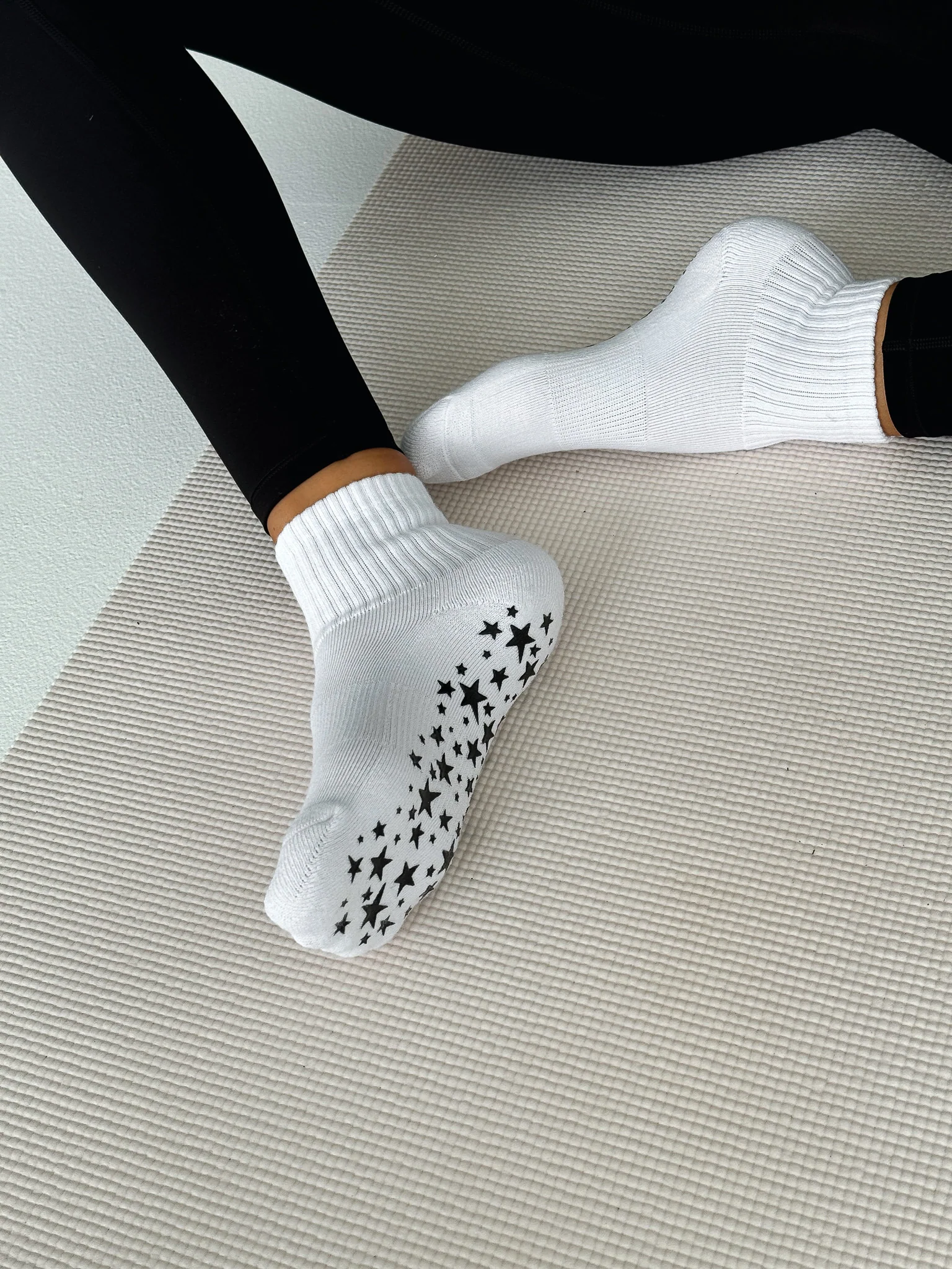 No Slowing Down Grip Socks White/Black