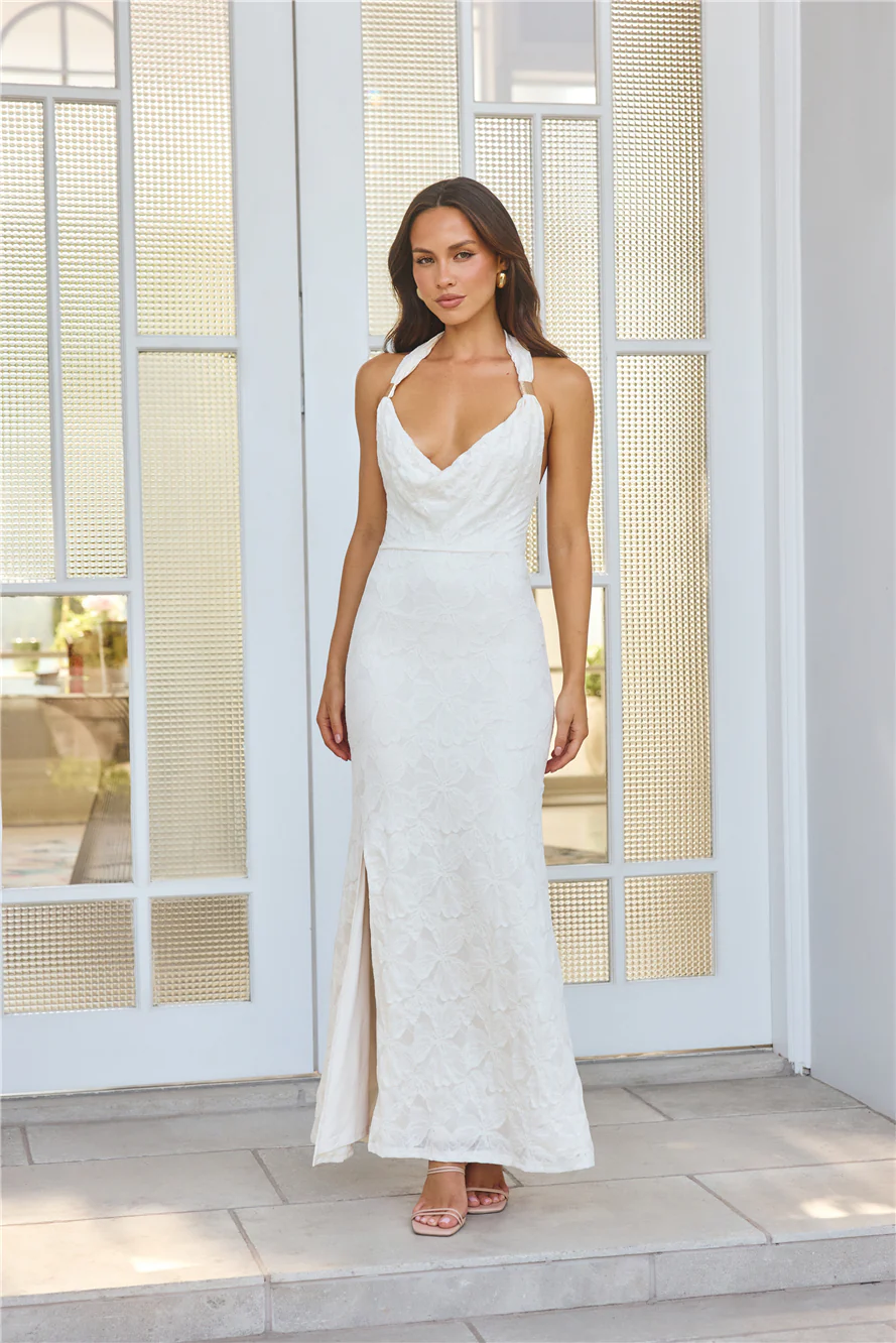 Éclat Affair Halter Maxi Dress Beige