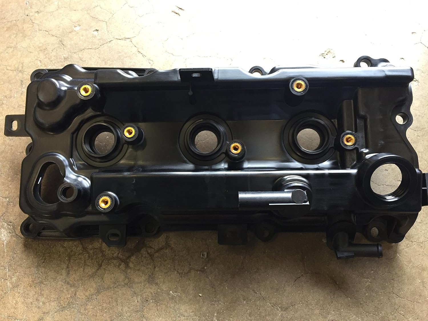 Genuine Nissan Parts - Cover Assy-Valve Rocker (13264-JP01B)