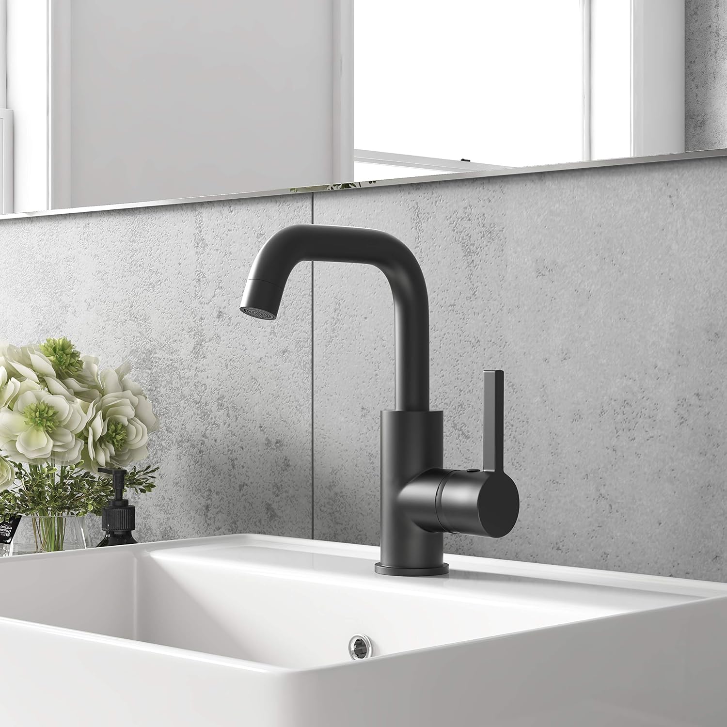 Solid Brass Single Handle Bathroom Sink Faucet Brushed Gold Bathroom Faucet Single Hole Lead-Free Black Vanity Faucet for Sink (Gold)