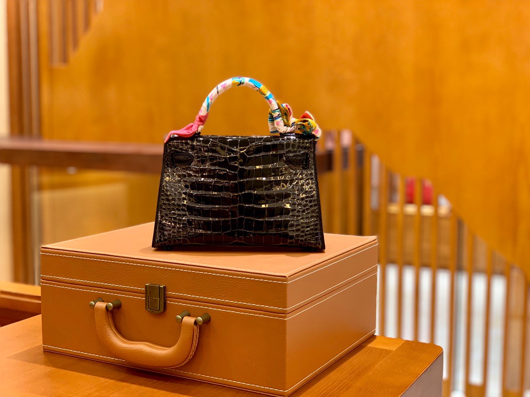 Kelly2 Mini 19 crocodile skin