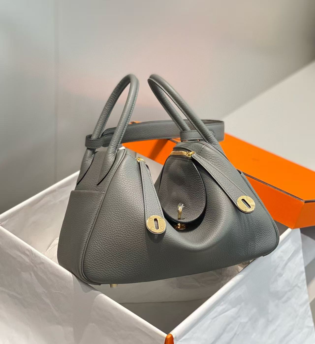 Lindy 19-26 customize