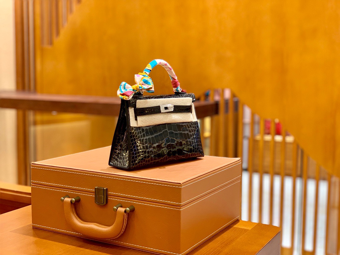 Kelly2 Mini 19 crocodile skin