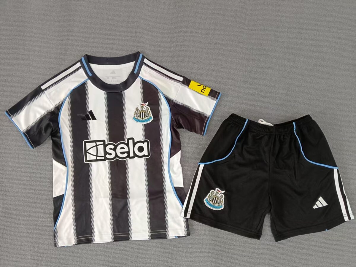 Conjunto Newcastle United 25/26 1ª equipación - NewNow